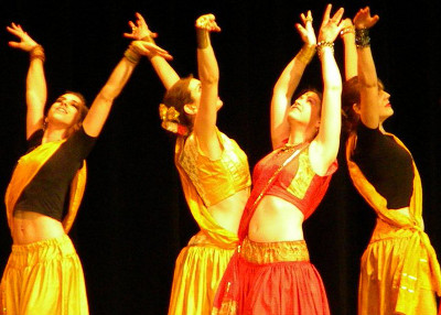 Ruric-Amari and Samovar Bollywood dance